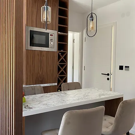 Atos Dijana Lejlighed